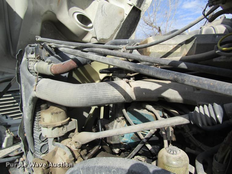 image for item DC4493 2001 Freightliner Columbia 120 semi truck