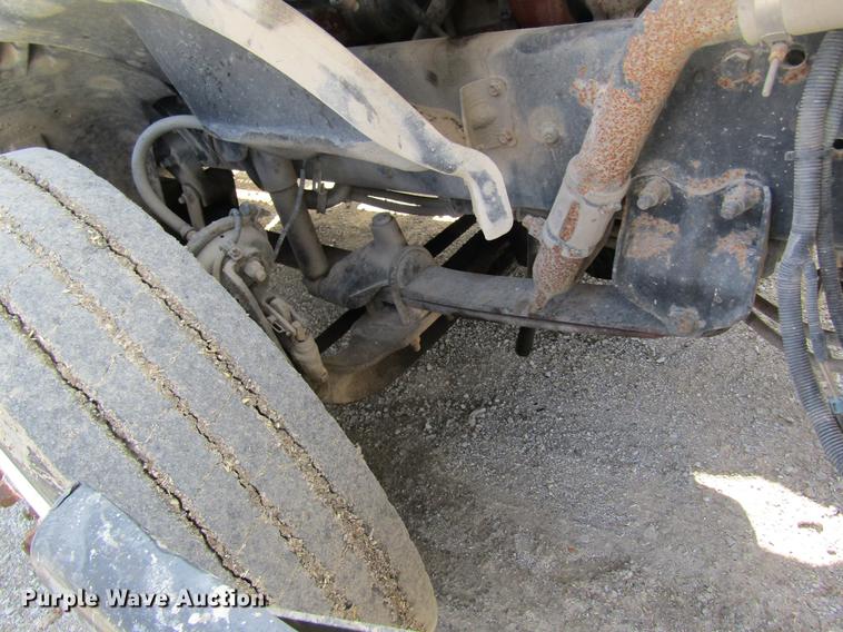 image for item DC4493 2001 Freightliner Columbia 120 semi truck