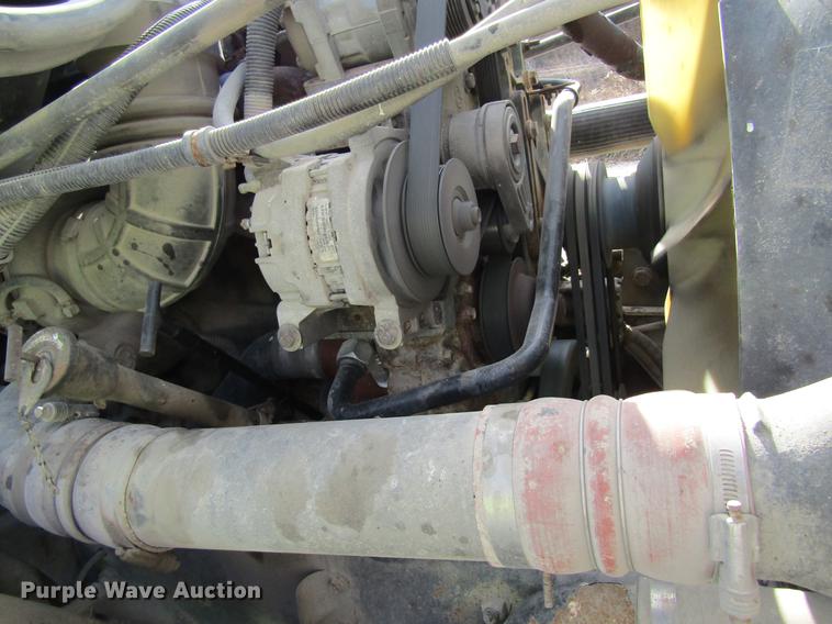 image for item DC4493 2001 Freightliner Columbia 120 semi truck