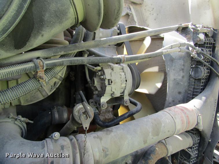 image for item DC4493 2001 Freightliner Columbia 120 semi truck