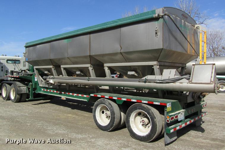 image for item DC4494 2017 Doyle dry fertilizer tender trailer