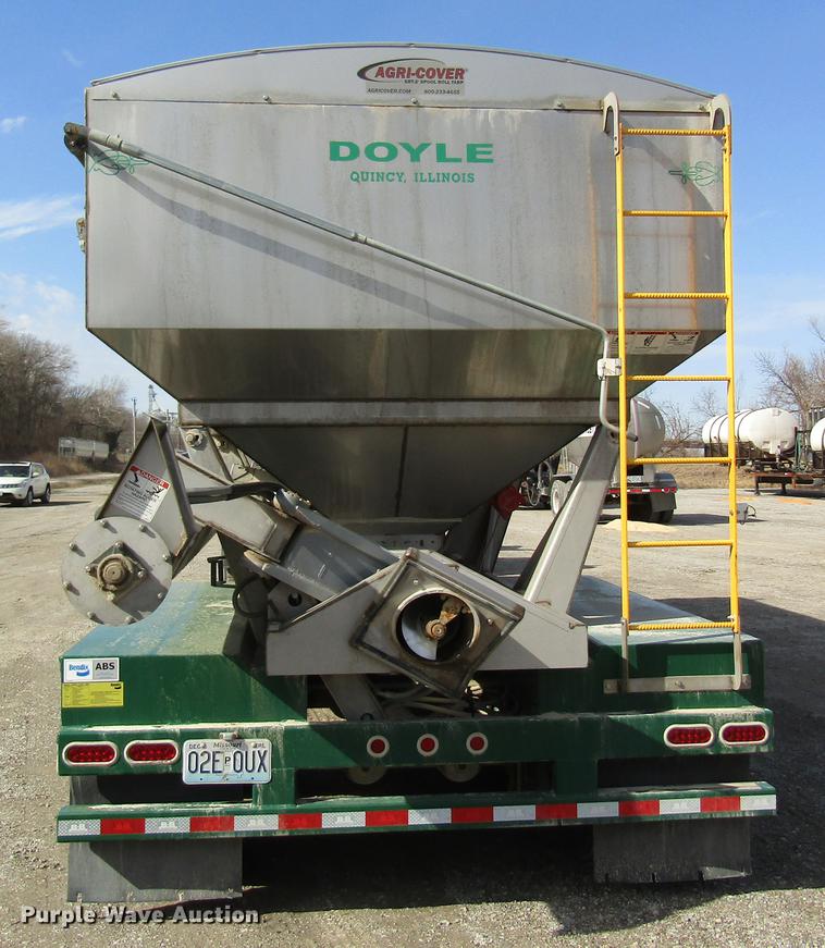 image for item DC4494 2017 Doyle dry fertilizer tender trailer