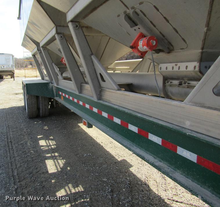 image for item DC4494 2017 Doyle dry fertilizer tender trailer