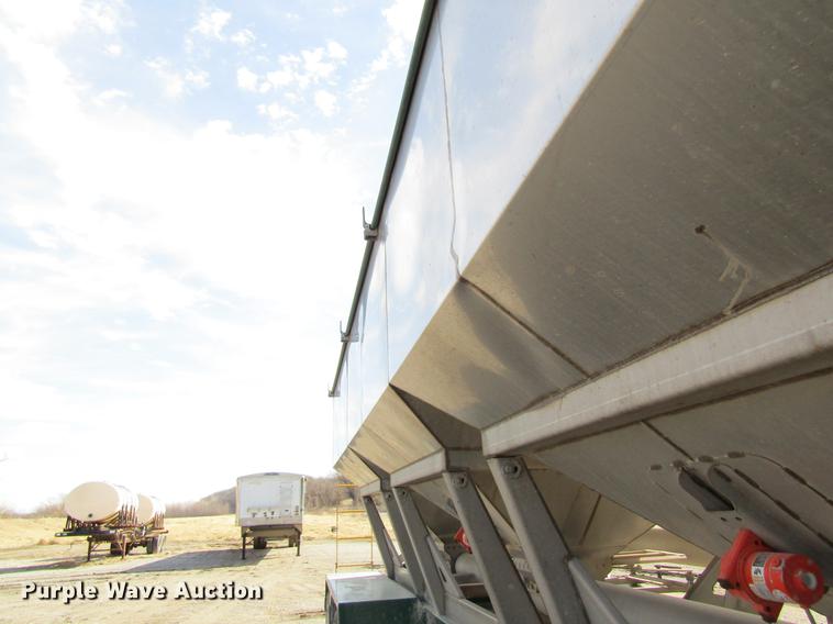 image for item DC4494 2017 Doyle dry fertilizer tender trailer