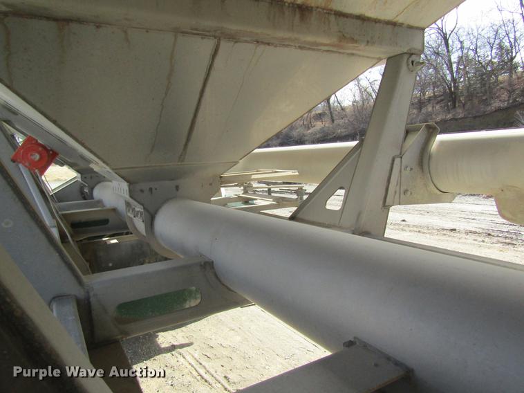 image for item DC4494 2017 Doyle dry fertilizer tender trailer