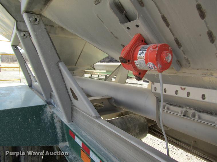 image for item DC4494 2017 Doyle dry fertilizer tender trailer