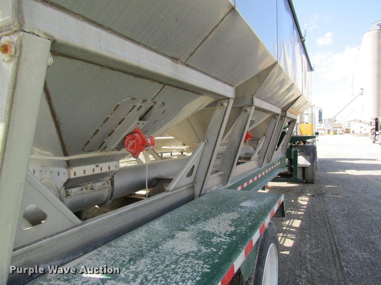 image for item DC4494 2017 Doyle dry fertilizer tender trailer