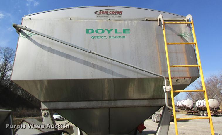 image for item DC4494 2017 Doyle dry fertilizer tender trailer