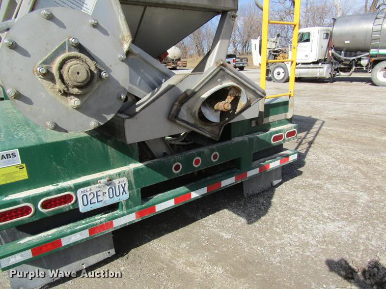 image for item DC4494 2017 Doyle dry fertilizer tender trailer