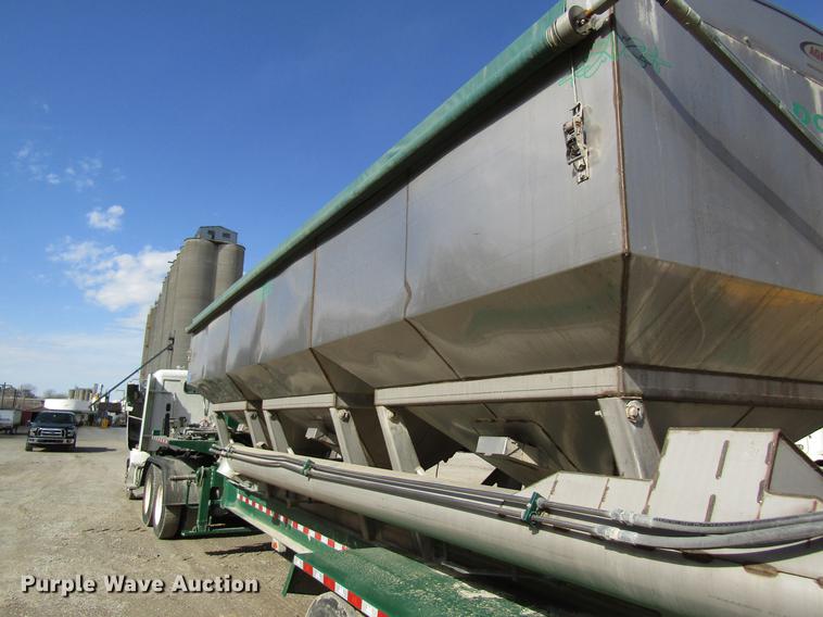 image for item DC4494 2017 Doyle dry fertilizer tender trailer