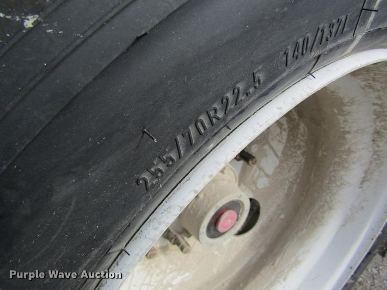 image for item DC4494 2017 Doyle dry fertilizer tender trailer