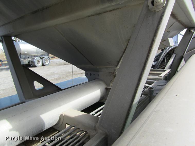 image for item DC4494 2017 Doyle dry fertilizer tender trailer