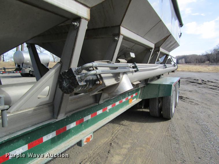 image for item DC4494 2017 Doyle dry fertilizer tender trailer