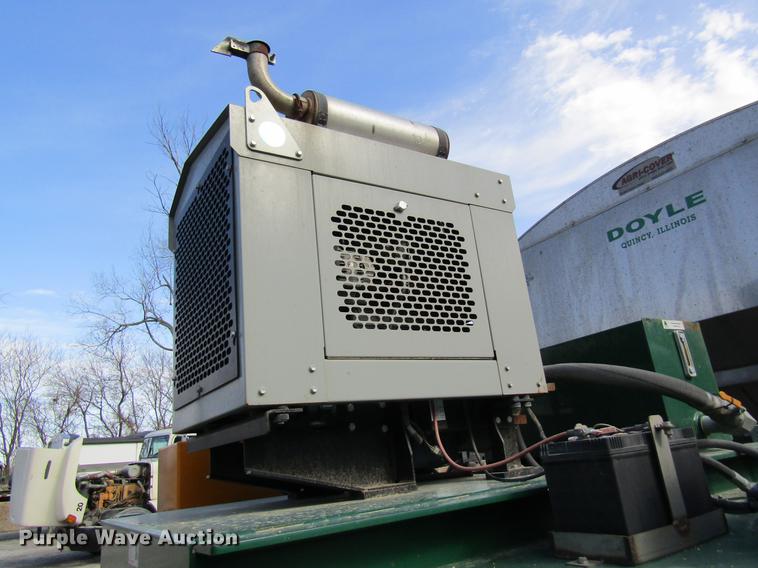 image for item DC4494 2017 Doyle dry fertilizer tender trailer