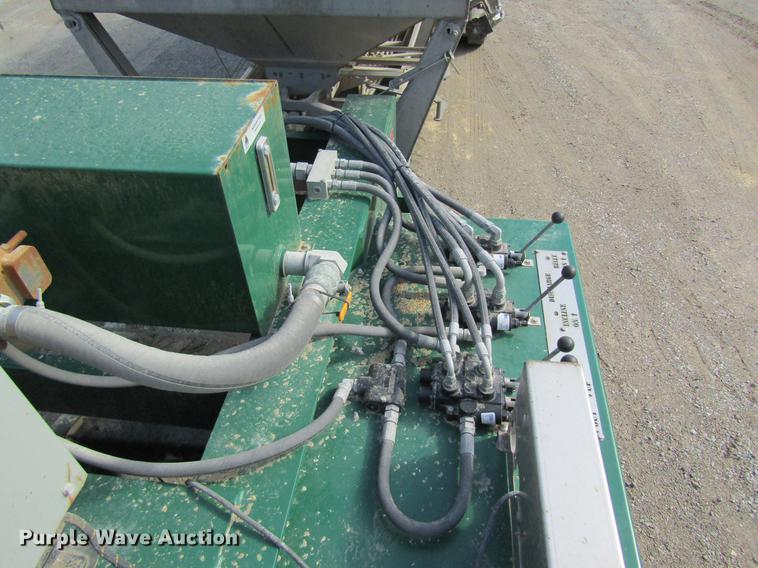 image for item DC4494 2017 Doyle dry fertilizer tender trailer