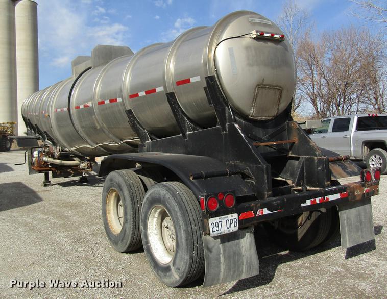 image for item DC4497 1976 Polar tank trailer