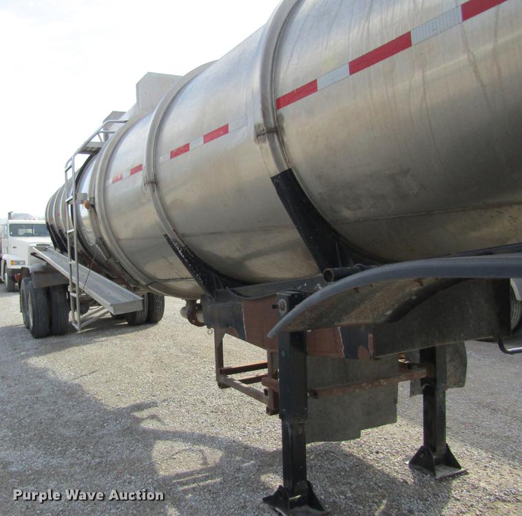 image for item DC4497 1976 Polar tank trailer