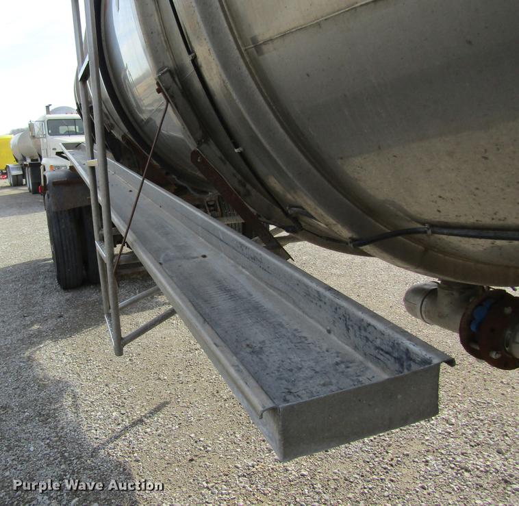 image for item DC4497 1976 Polar tank trailer