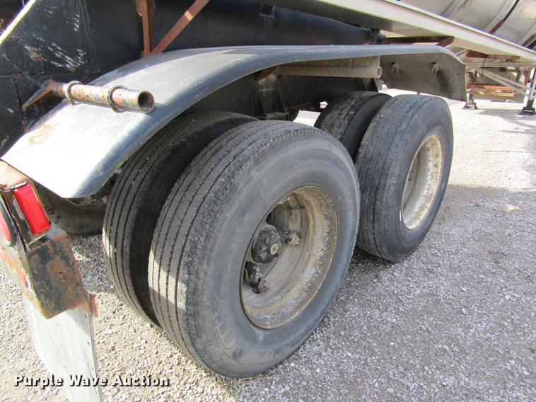 image for item DC4497 1976 Polar tank trailer