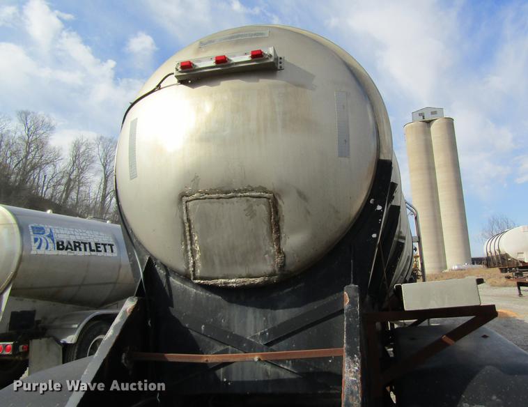image for item DC4497 1976 Polar tank trailer
