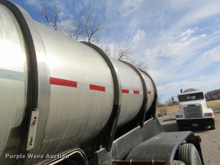 image for item DC4497 1976 Polar tank trailer