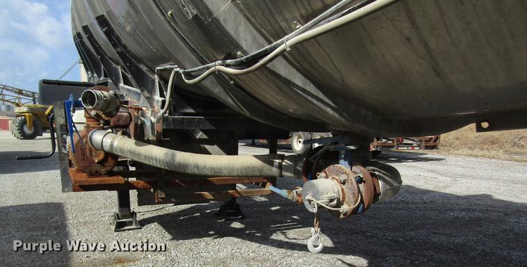 image for item DC4497 1976 Polar tank trailer