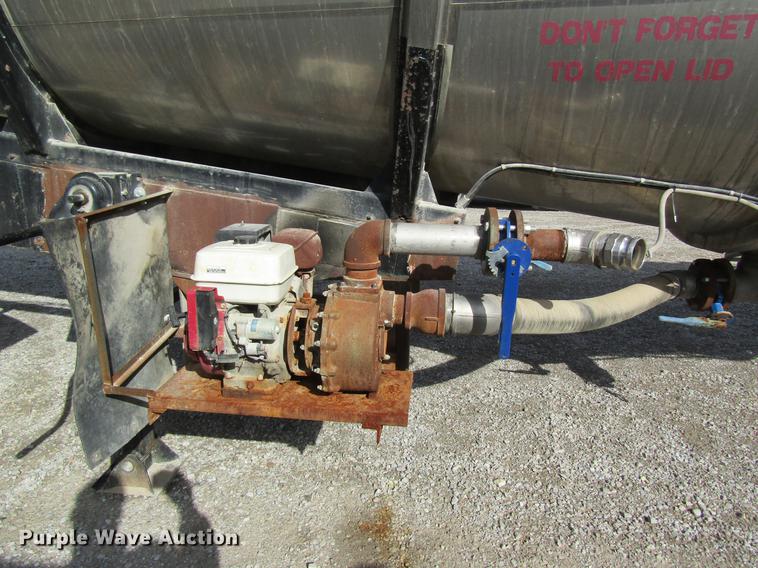 image for item DC4497 1976 Polar tank trailer