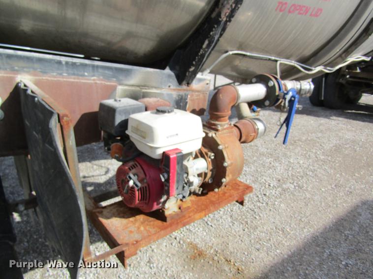 image for item DC4497 1976 Polar tank trailer