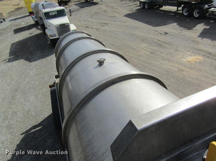 image for item DC4497 1976 Polar tank trailer