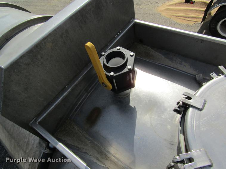 image for item DC4497 1976 Polar tank trailer