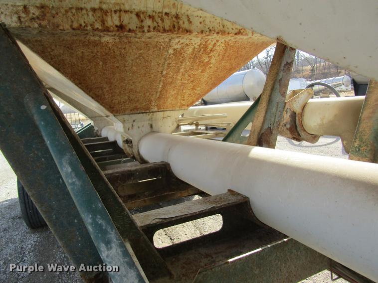 image for item DC4498 2010 Doyle dry fertilizer tender trailer
