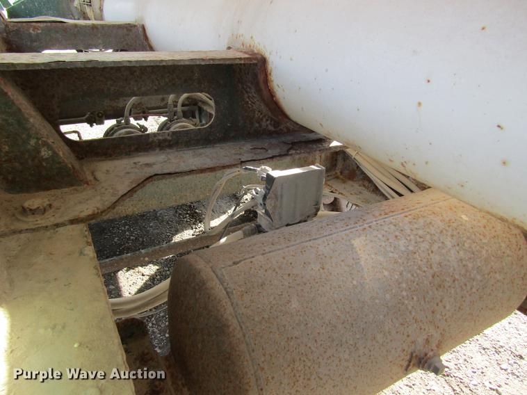 image for item DC4498 2010 Doyle dry fertilizer tender trailer