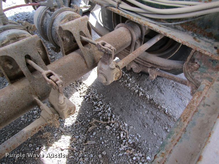 image for item DC4498 2010 Doyle dry fertilizer tender trailer