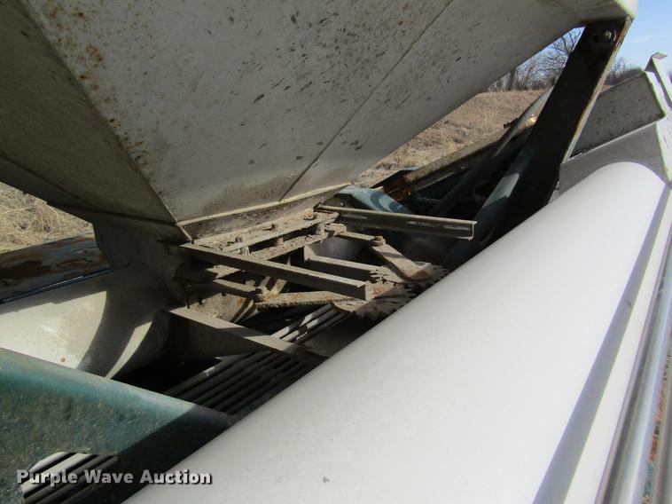 image for item DC4498 2010 Doyle dry fertilizer tender trailer