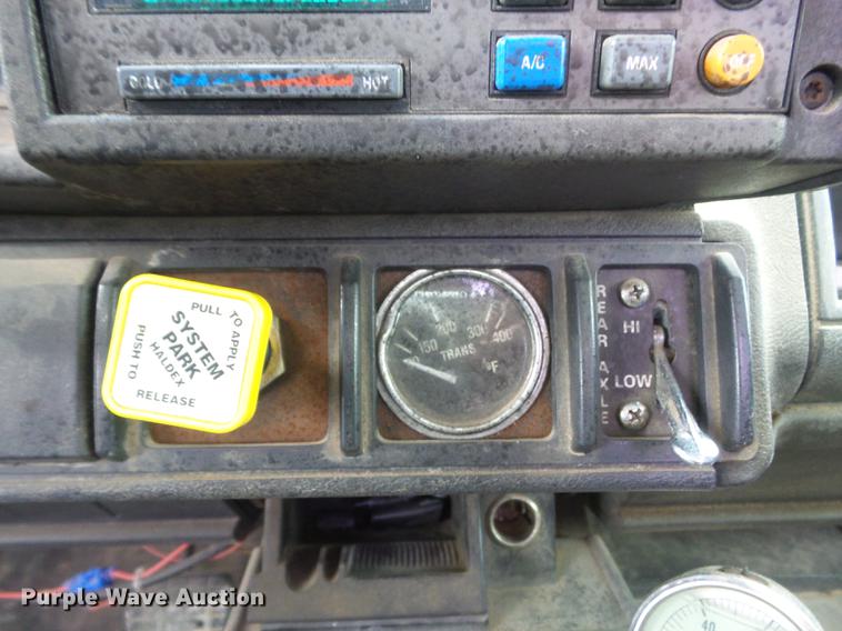 image for item DC7388 1997 GMC C7500 applicator truck