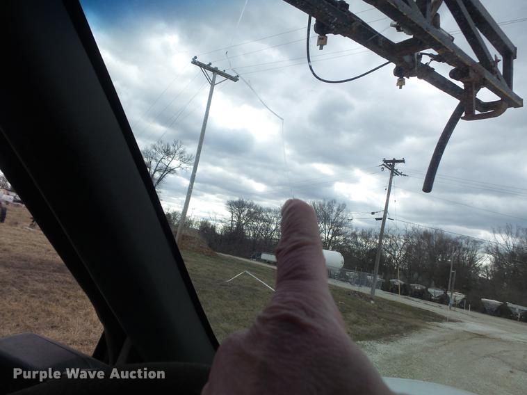 image for item DC7388 1997 GMC C7500 applicator truck