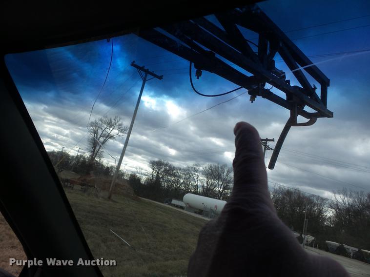 image for item DC7388 1997 GMC C7500 applicator truck