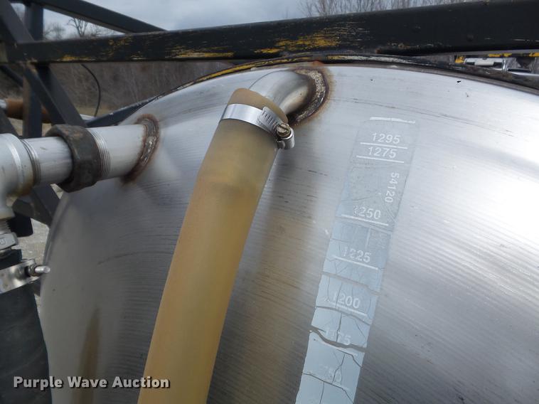 image for item DC7388 1997 GMC C7500 applicator truck