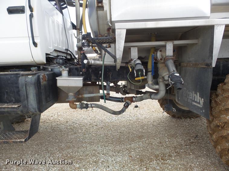 image for item DC7388 1997 GMC C7500 applicator truck