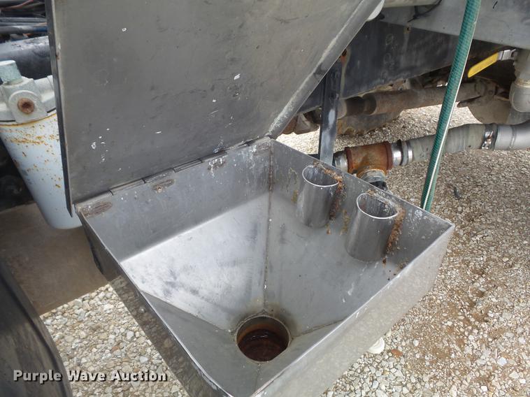 image for item DC7388 1997 GMC C7500 applicator truck