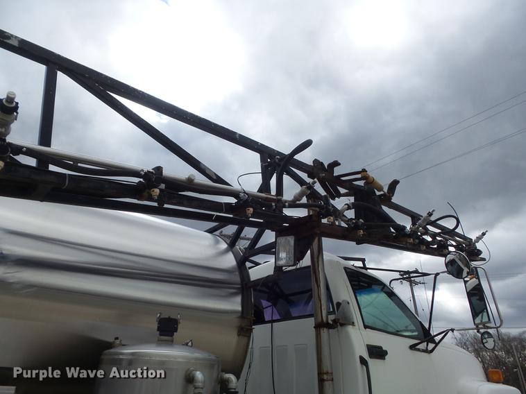 image for item DC7388 1997 GMC C7500 applicator truck