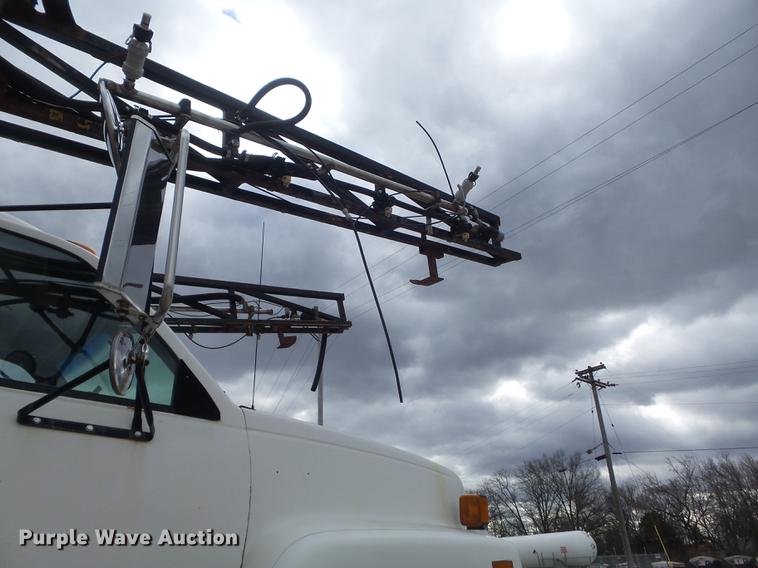 image for item DC7388 1997 GMC C7500 applicator truck