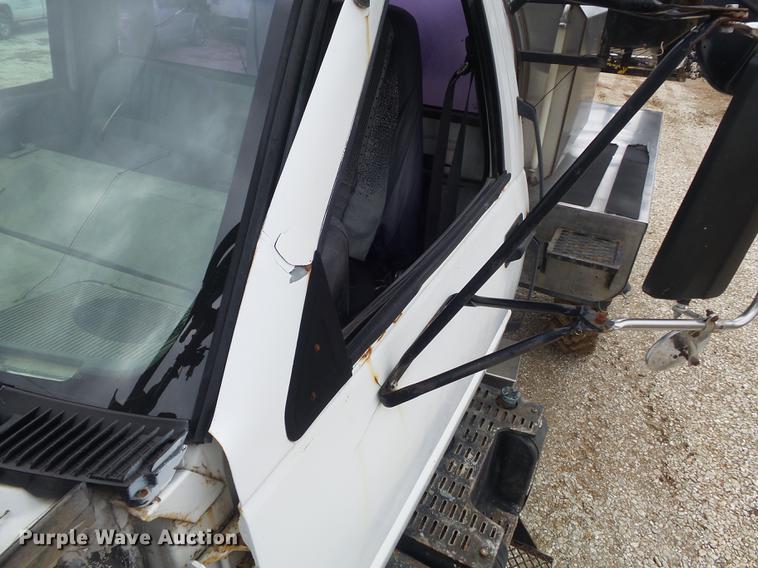 image for item DC7388 1997 GMC C7500 applicator truck