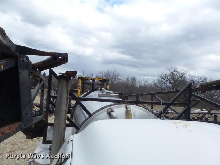 image for item DC7388 1997 GMC C7500 applicator truck