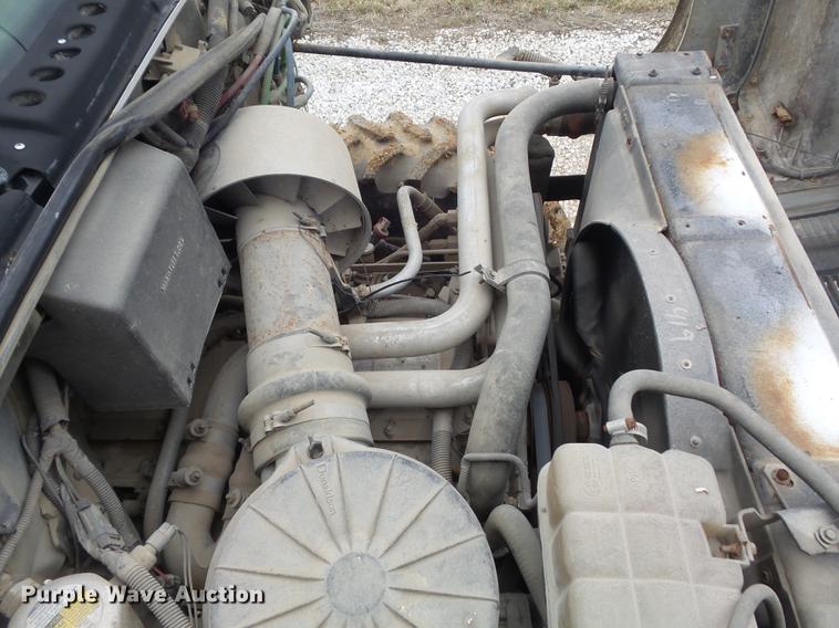 image for item DC7388 1997 GMC C7500 applicator truck