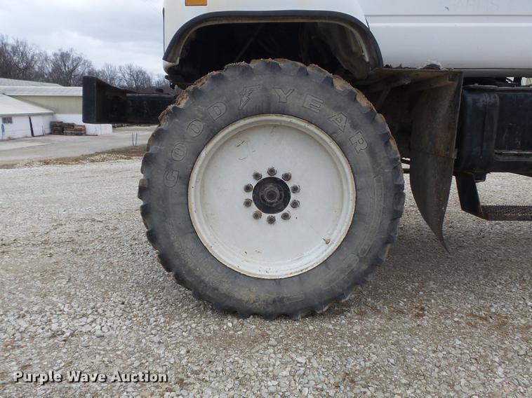 image for item DC7388 1997 GMC C7500 applicator truck