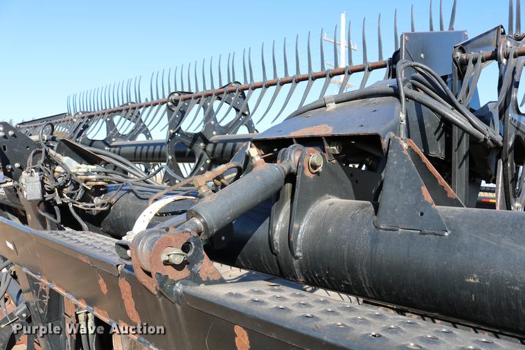 image for item DD8695 2005 Case IH 2062 flex draper head