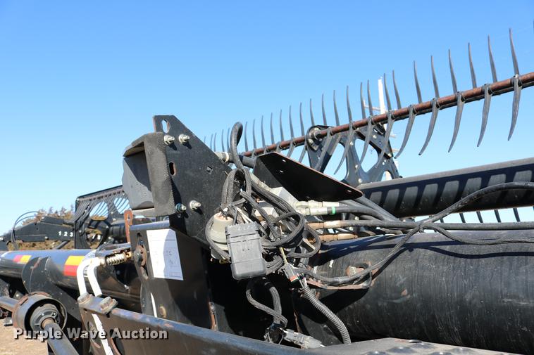 image for item DD8695 2005 Case IH 2062 flex draper head