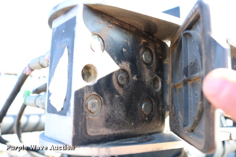 image for item DD8695 2005 Case IH 2062 flex draper head