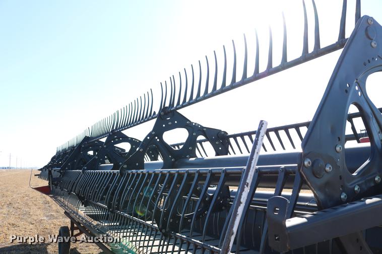 image for item DD8695 2005 Case IH 2062 flex draper head